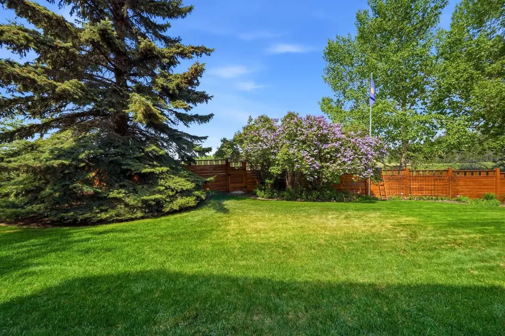 227 Piper Drive Red Deer AB T4P 1L5