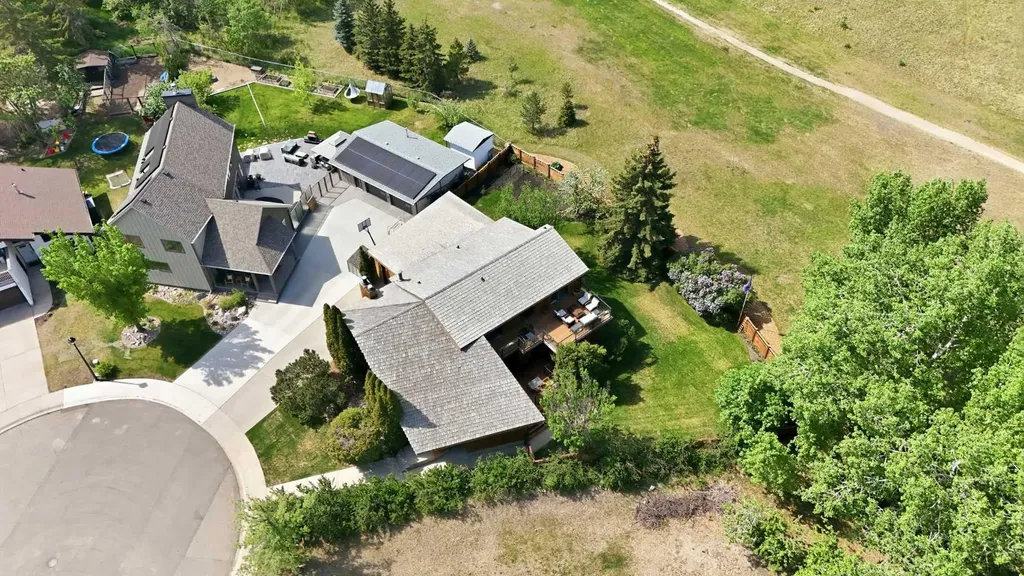 227 Piper Drive Red Deer AB T4P 1L5
