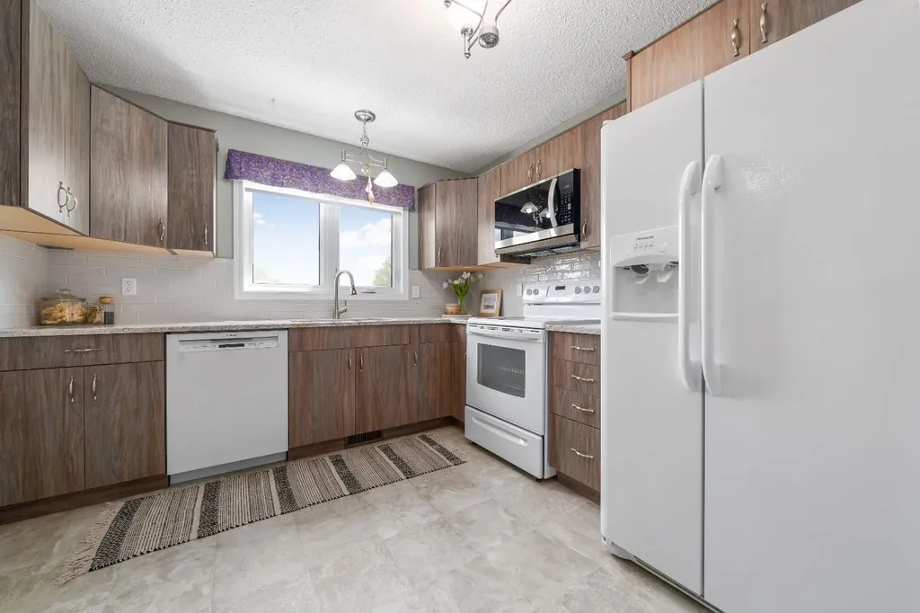 10 Rossmere Place SE Medicine Hat AB T1B2L6