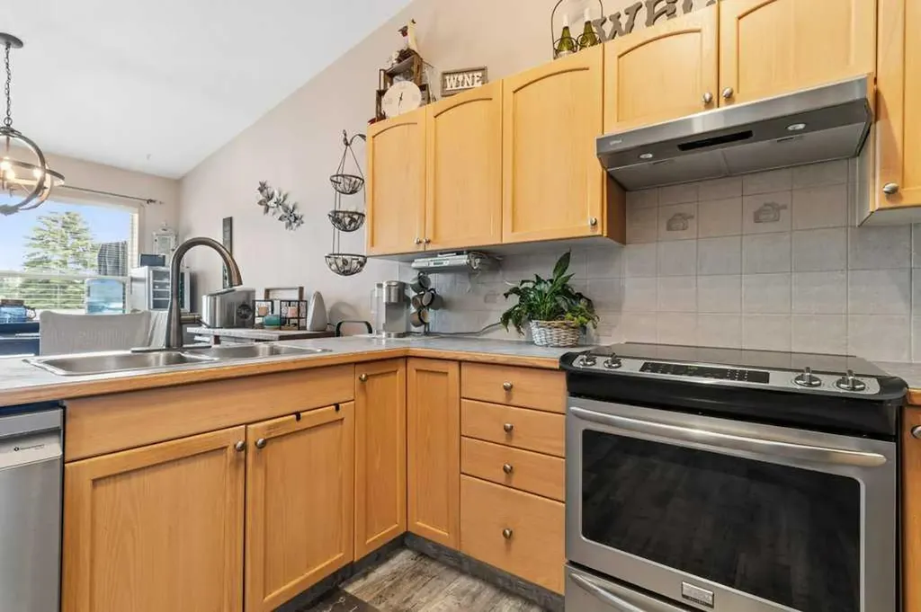 58 Drummond Close Red Deer AB T4R 3E2