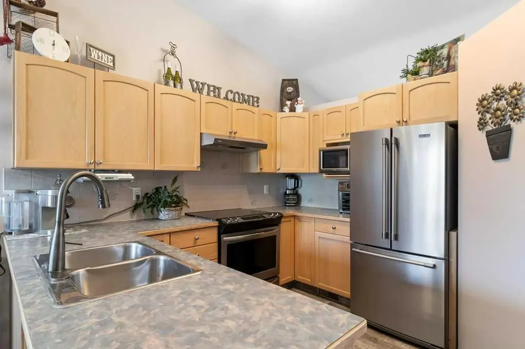 58 Drummond Close Red Deer AB T4R 3E2