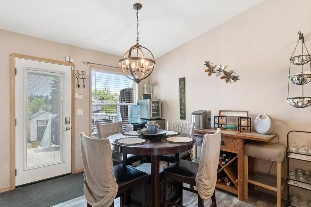 58 Drummond Close Red Deer AB T4R 3E2
