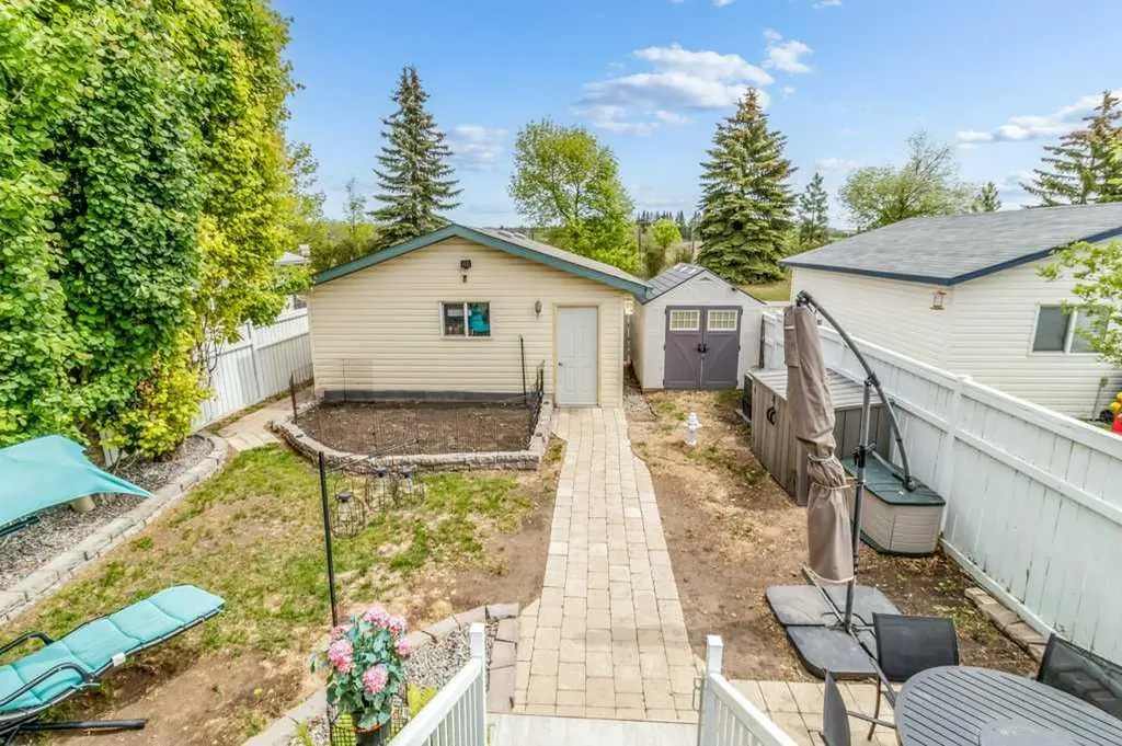 58 Drummond Close Red Deer AB T4R 3E2