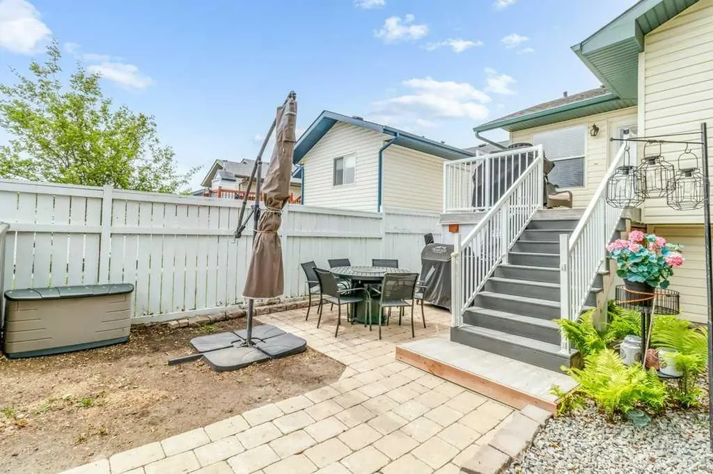 58 Drummond Close Red Deer AB T4R 3E2