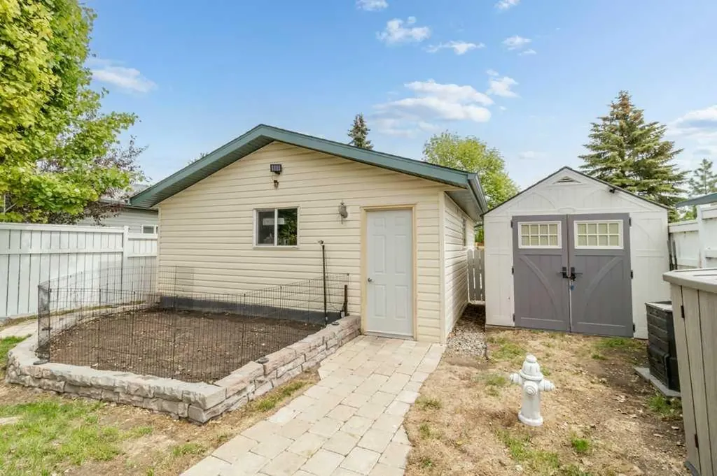 58 Drummond Close Red Deer AB T4R 3E2