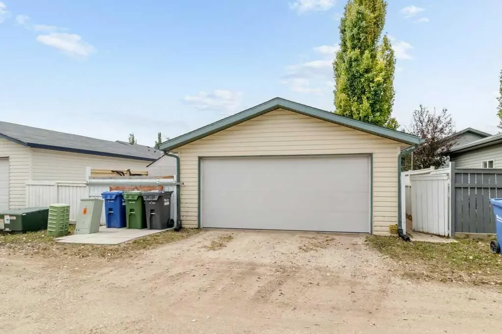 58 Drummond Close Red Deer AB T4R 3E2