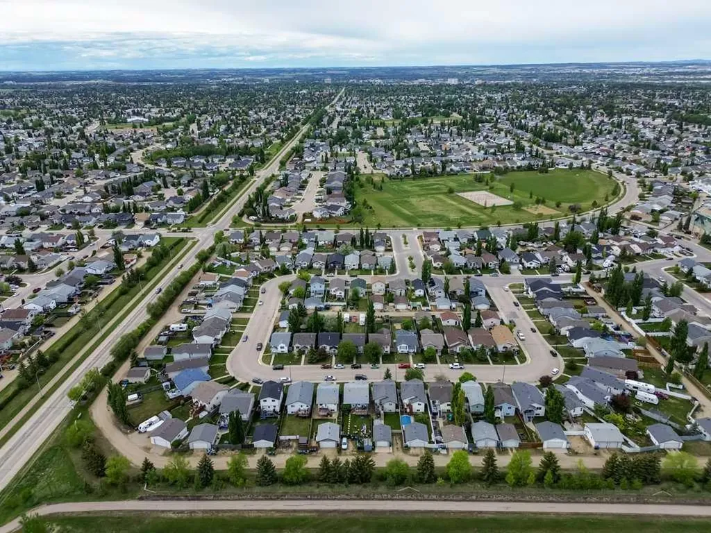 58 Drummond Close Red Deer AB T4R 3E2