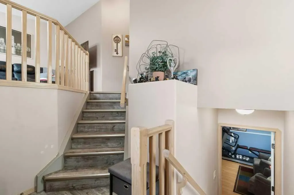 58 Drummond Close Red Deer AB T4R 3E2