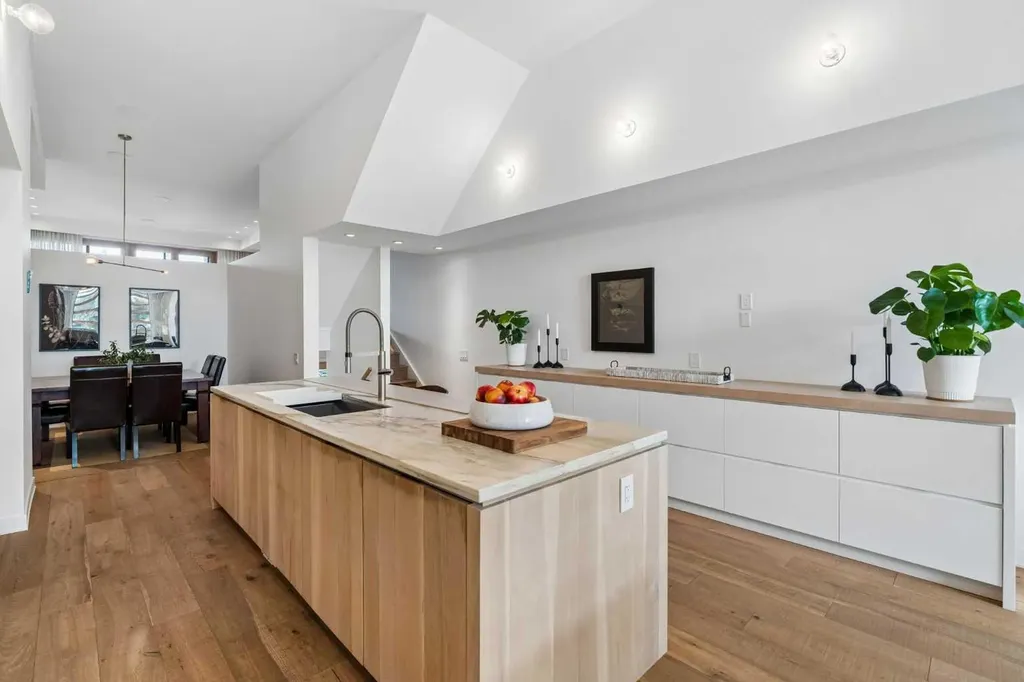 3830 1a Street SW Calgary AB T2S 1R5