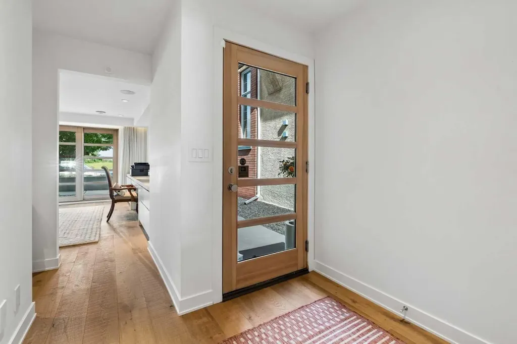 3830 1a Street SW Calgary AB T2S 1R5