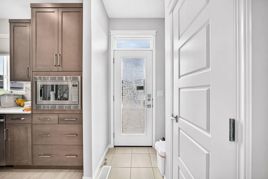 256 Belmont Boulevard SW Calgary AB T2X4W6