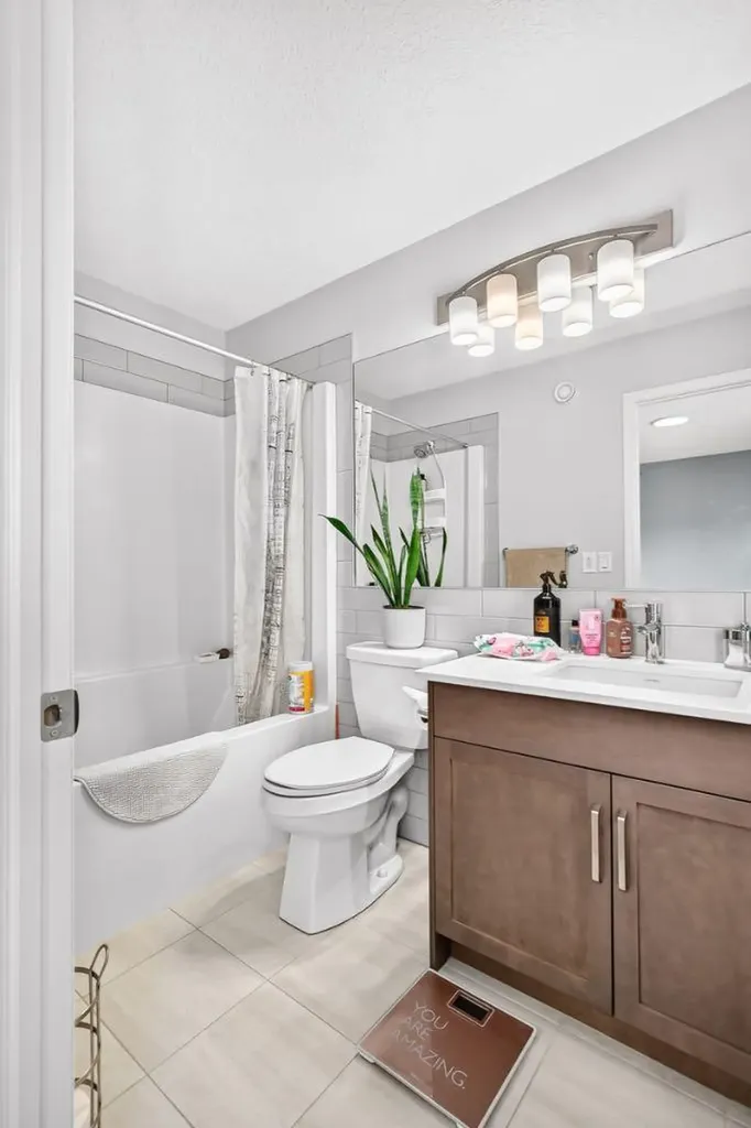 256 Belmont Boulevard SW Calgary AB T2X4W6