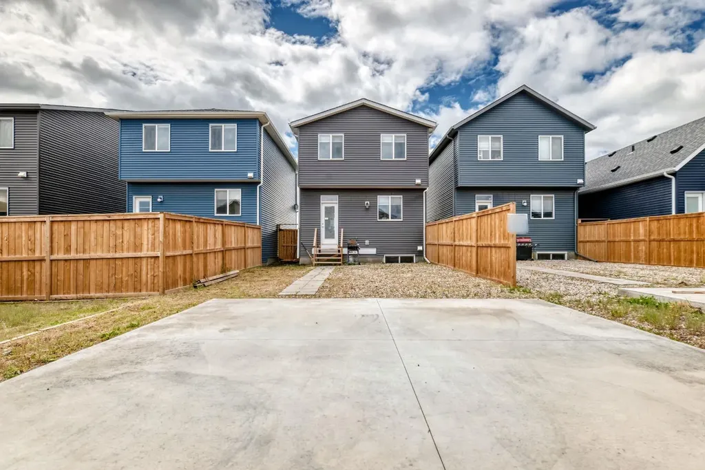 256 Belmont Boulevard SW Calgary AB T2X4W6