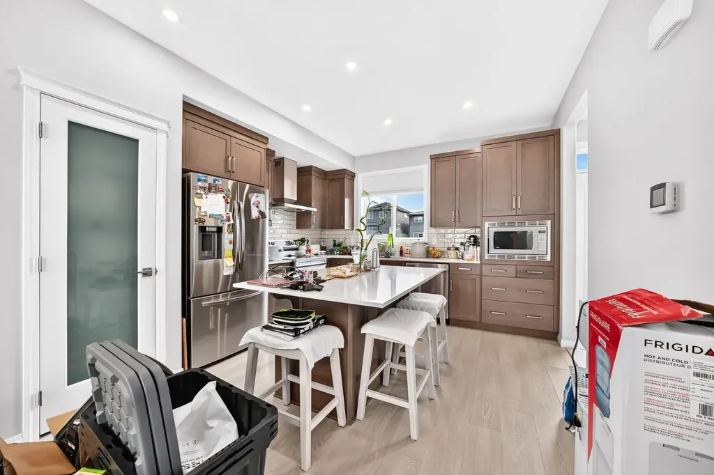 256 Belmont Boulevard SW Calgary AB T2X4W6