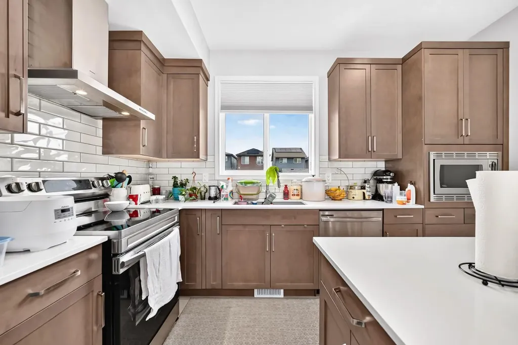 256 Belmont Boulevard SW Calgary AB T2X4W6