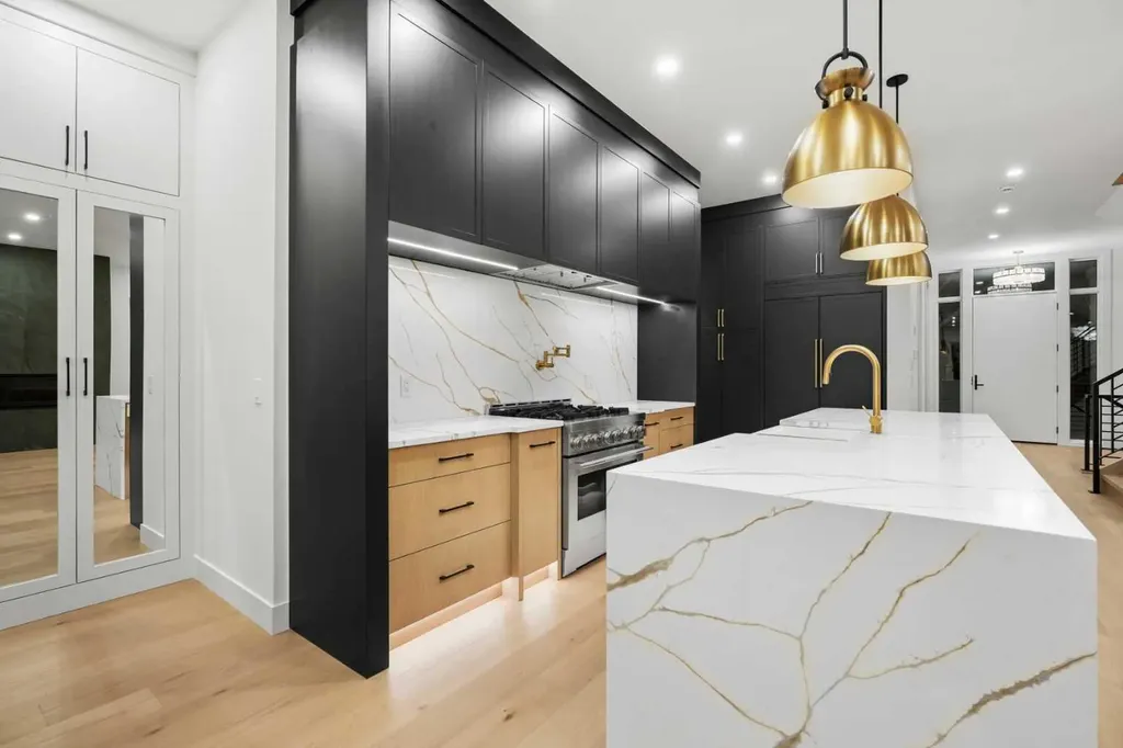 630 27 Avenue NE Calgary AB T2E 2A6