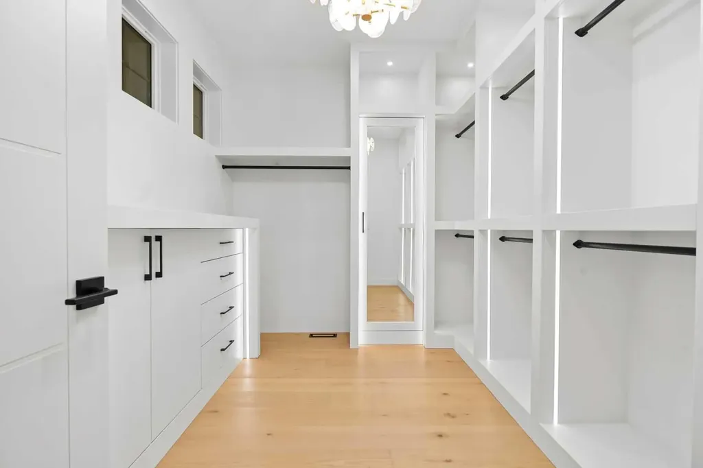 630 27 Avenue NE Calgary AB T2E 2A6