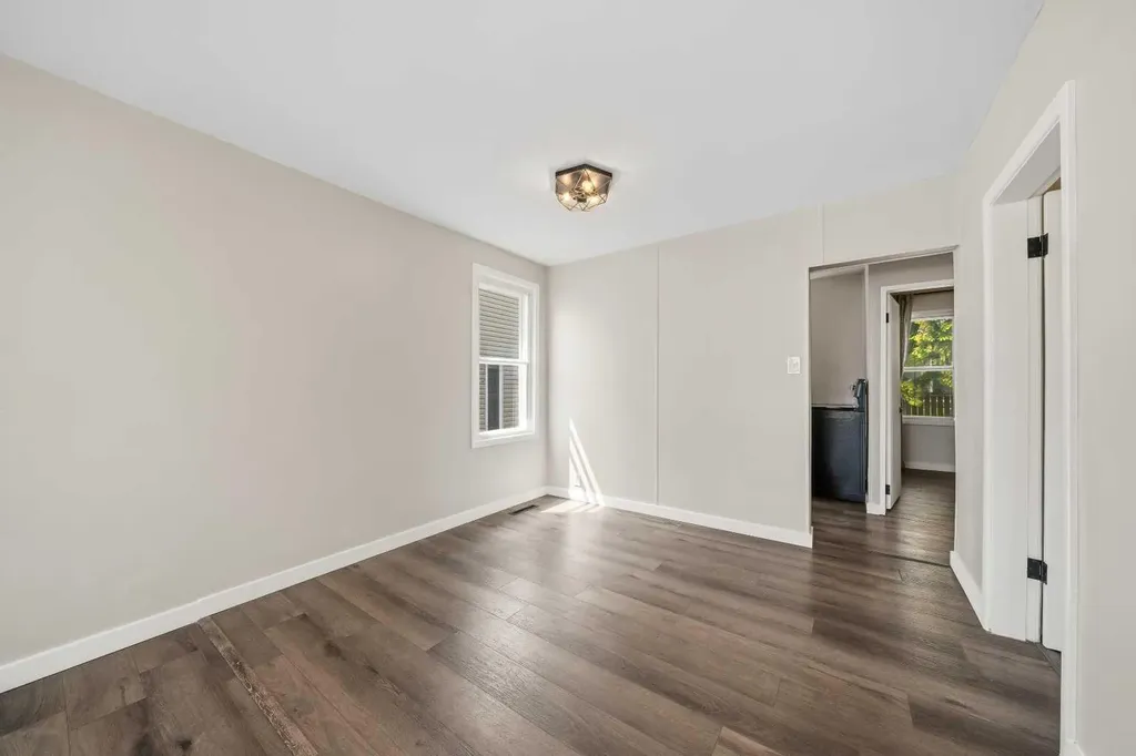 3807 1 Street NE Calgary AB T2E 3E1