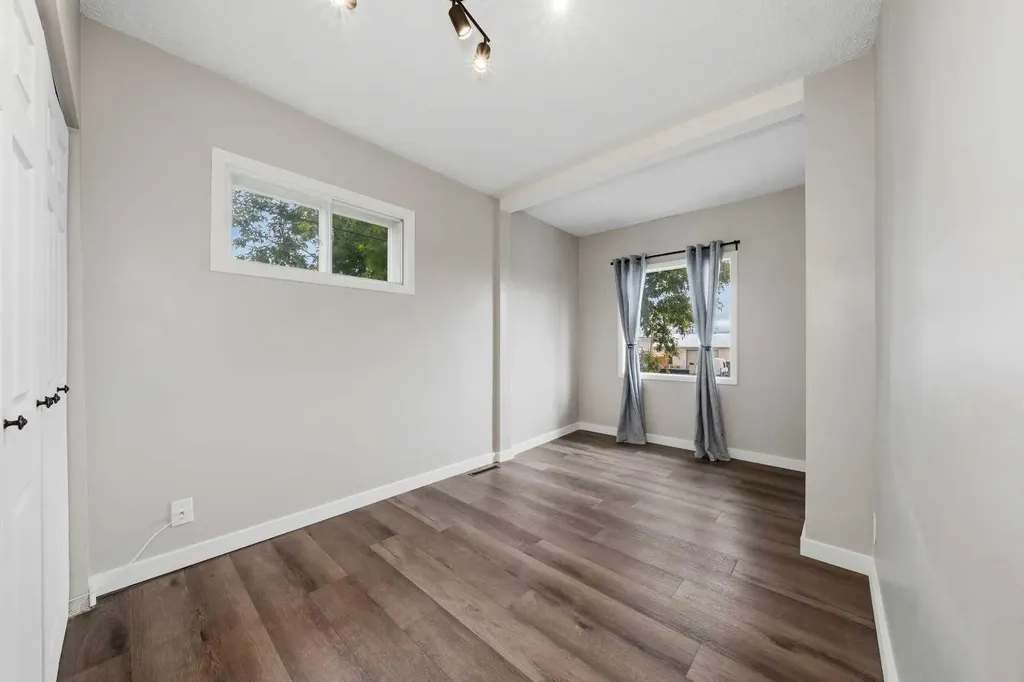 3807 1 Street NE Calgary AB T2E 3E1