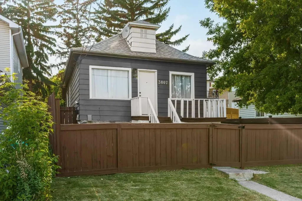 3807 1 Street NE Calgary AB T2E 3E1
