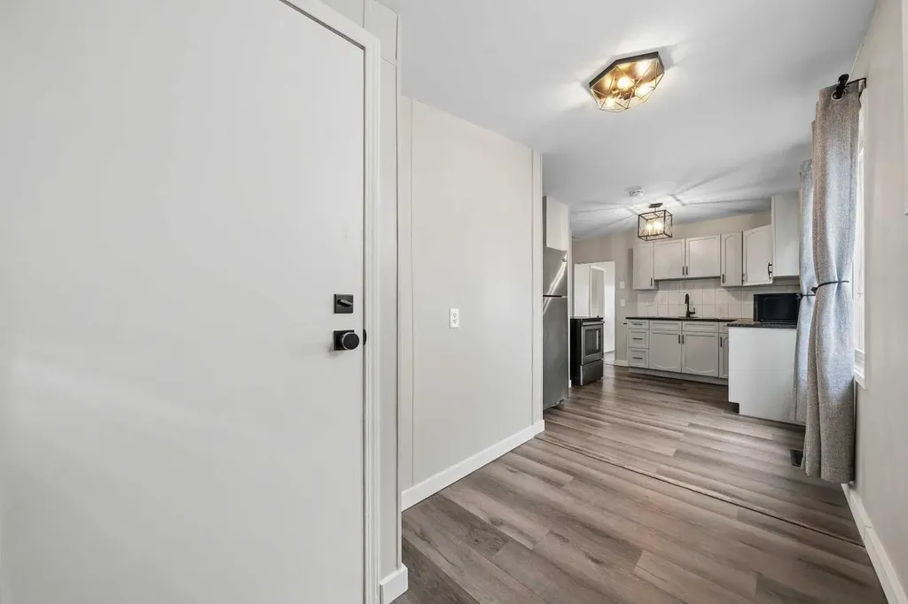 3807 1 Street NE Calgary AB T2E 3E1