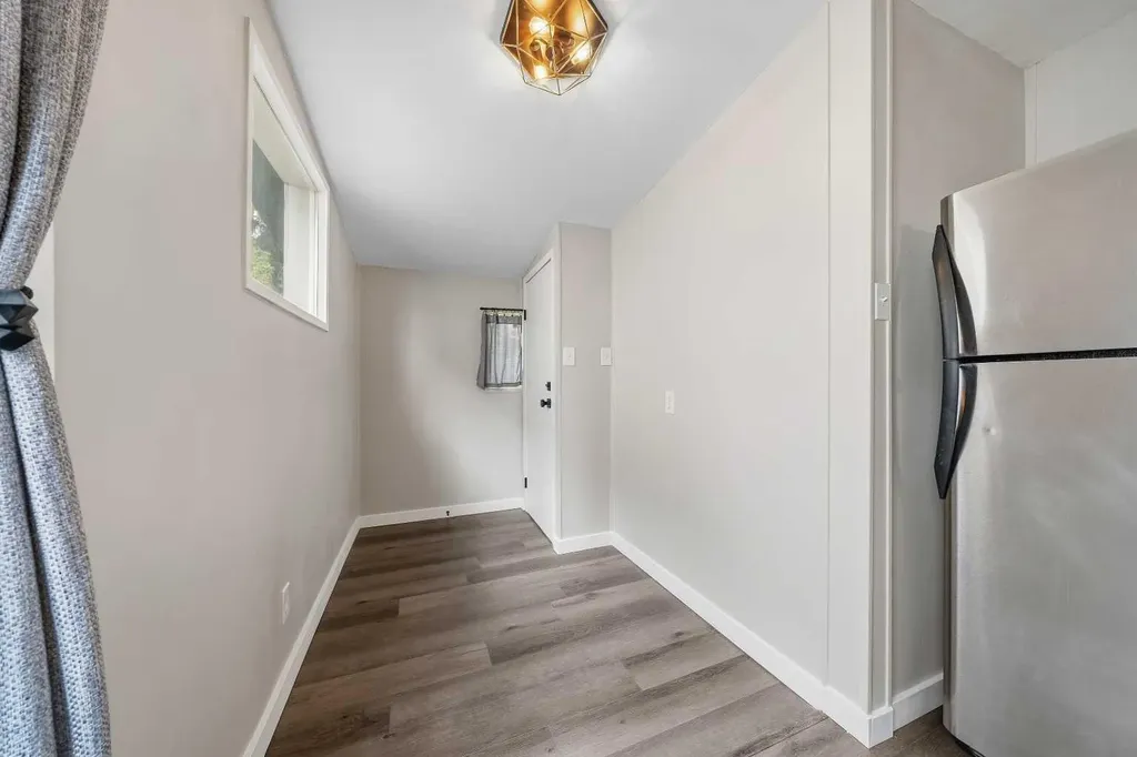 3807 1 Street NE Calgary AB T2E 3E1
