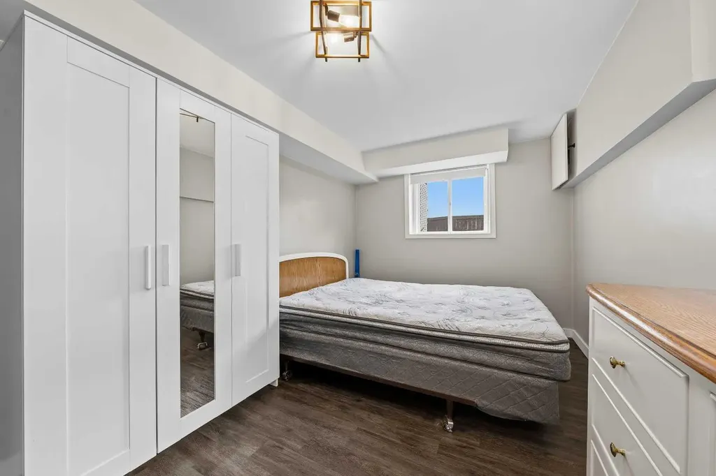 3807 1 Street NE Calgary AB T2E 3E1