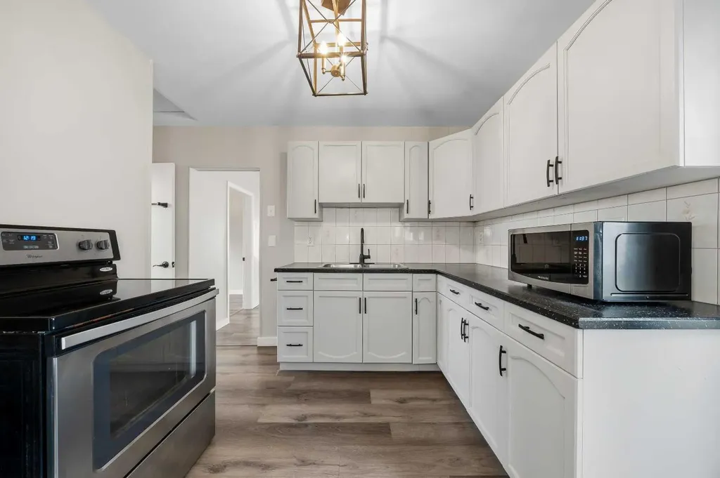 3807 1 Street NE Calgary AB T2E 3E1