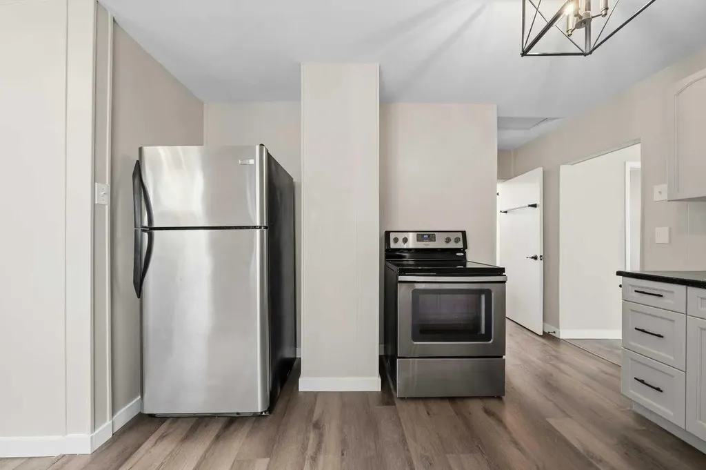 3807 1 Street NE Calgary AB T2E 3E1