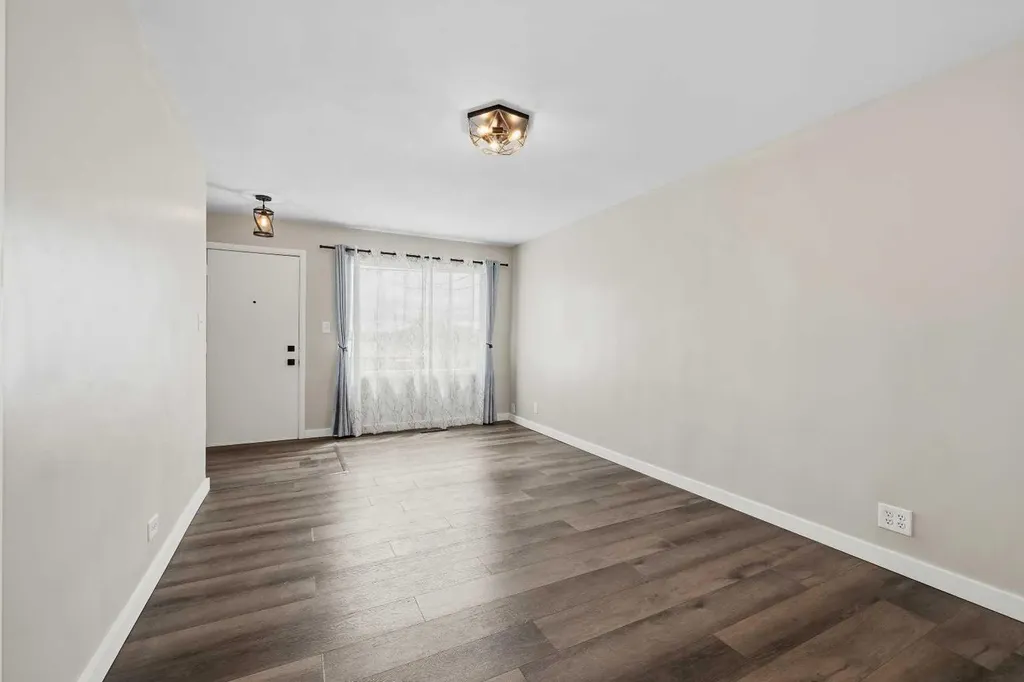 3807 1 Street NE Calgary AB T2E 3E1