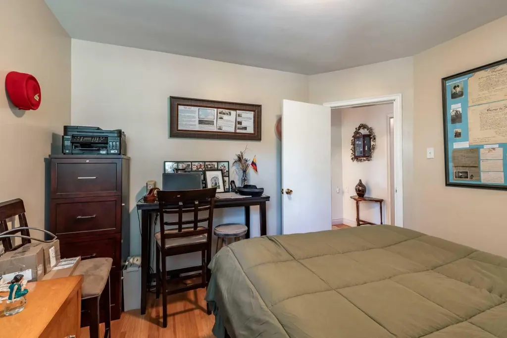 54 9 Street SW Medicine Hat AB T1A 4N6