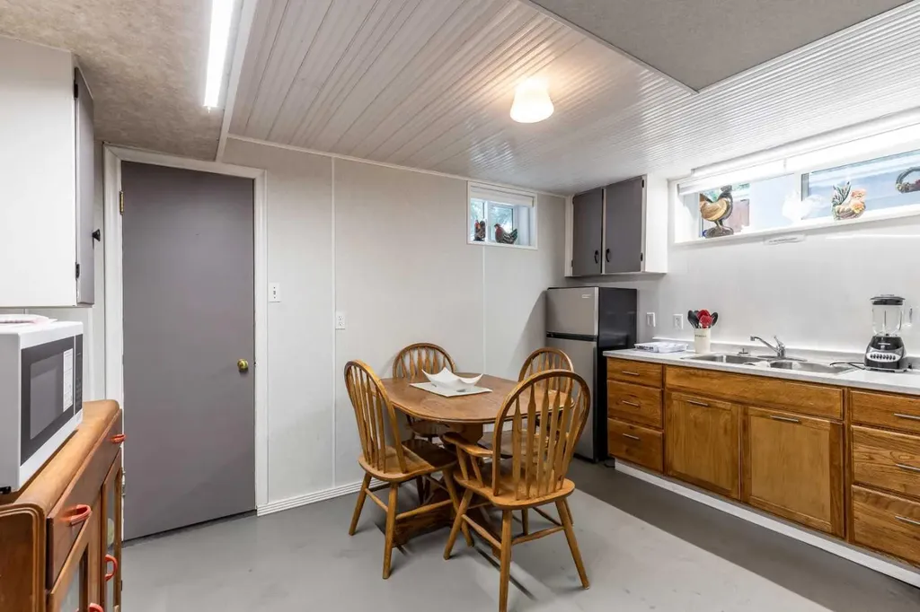 54 9 Street SW Medicine Hat AB T1A 4N6