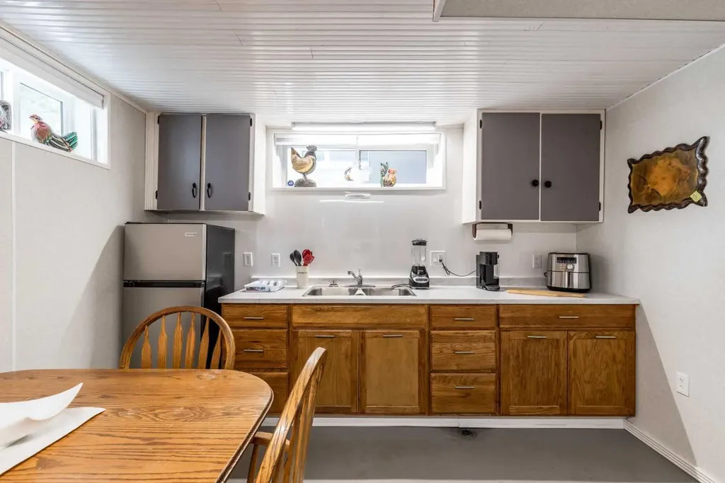 54 9 Street SW Medicine Hat AB T1A 4N6