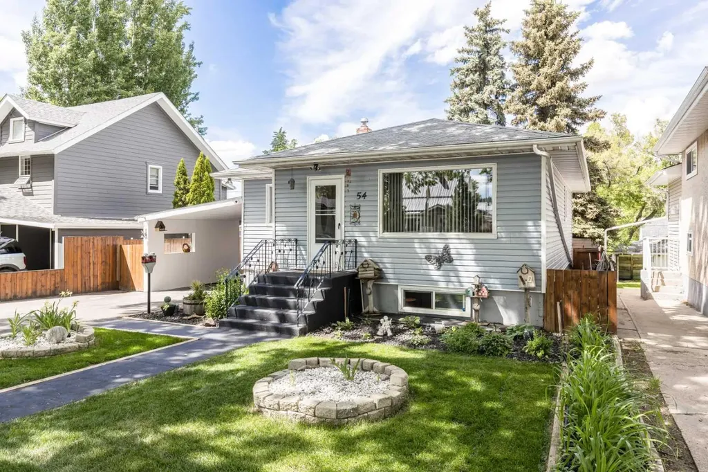 54 9 Street SW Medicine Hat AB T1A 4N6