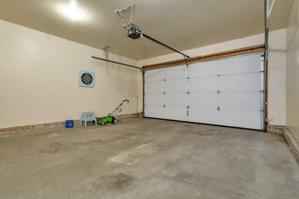12 Oswald Close Red Deer AB T4P 0C1