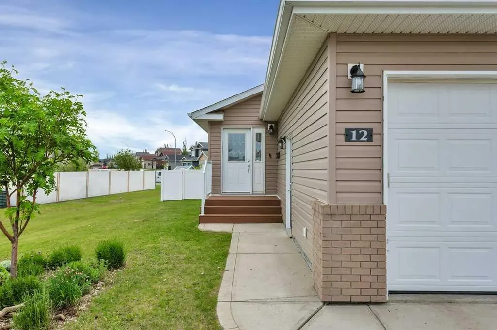 12 Oswald Close Red Deer AB T4P 0C1