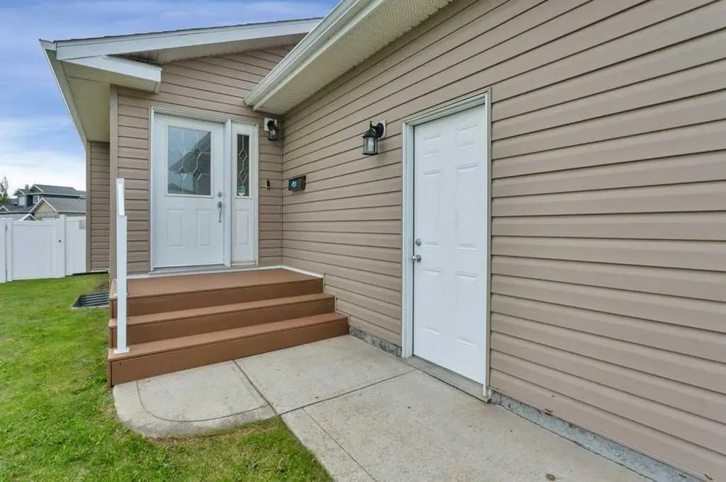 12 Oswald Close Red Deer AB T4P 0C1