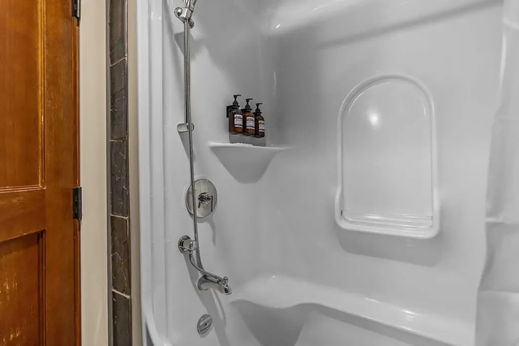 187 Kananaskis Way Canmore AB T1W 0A3