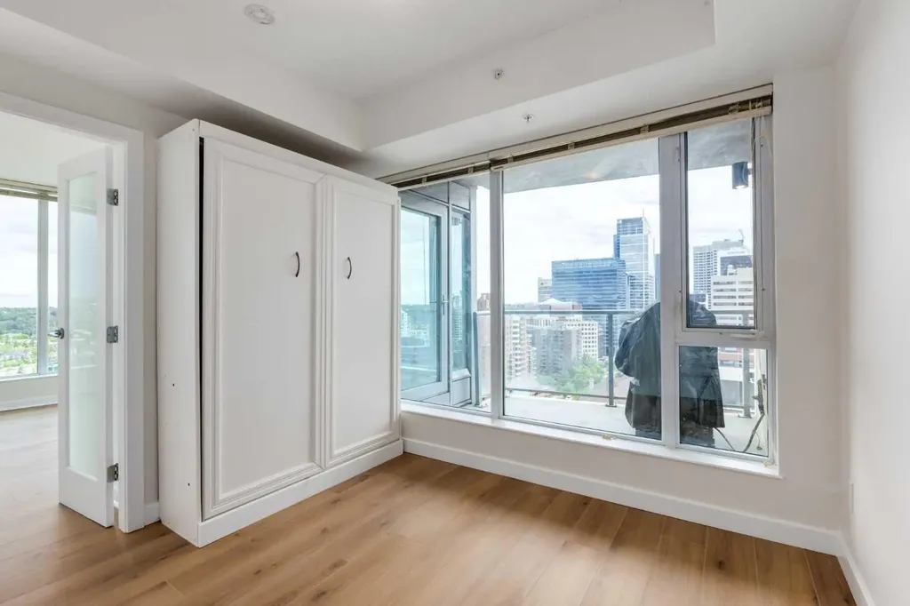 888 4 Avenue SW Calgary AB T2P 0V2