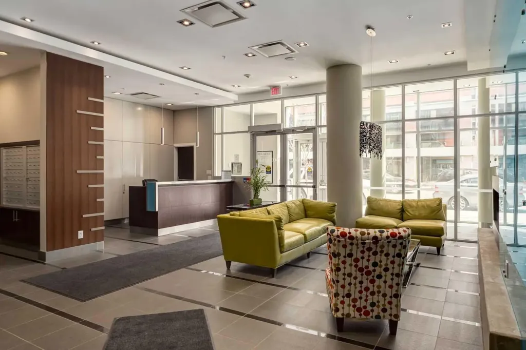 888 4 Avenue SW Calgary AB T2P 0V2