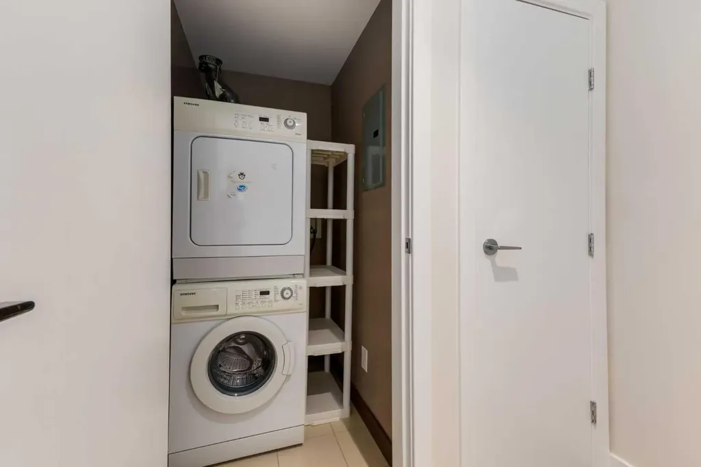 888 4 Avenue SW Calgary AB T2P 0V2