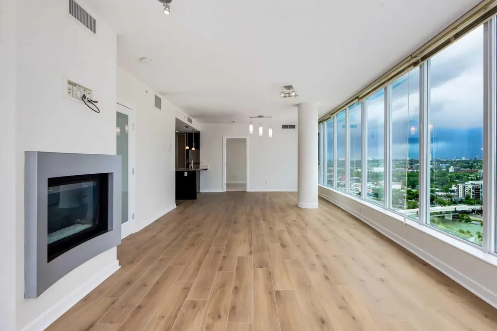 888 4 Avenue SW Calgary AB T2P 0V2