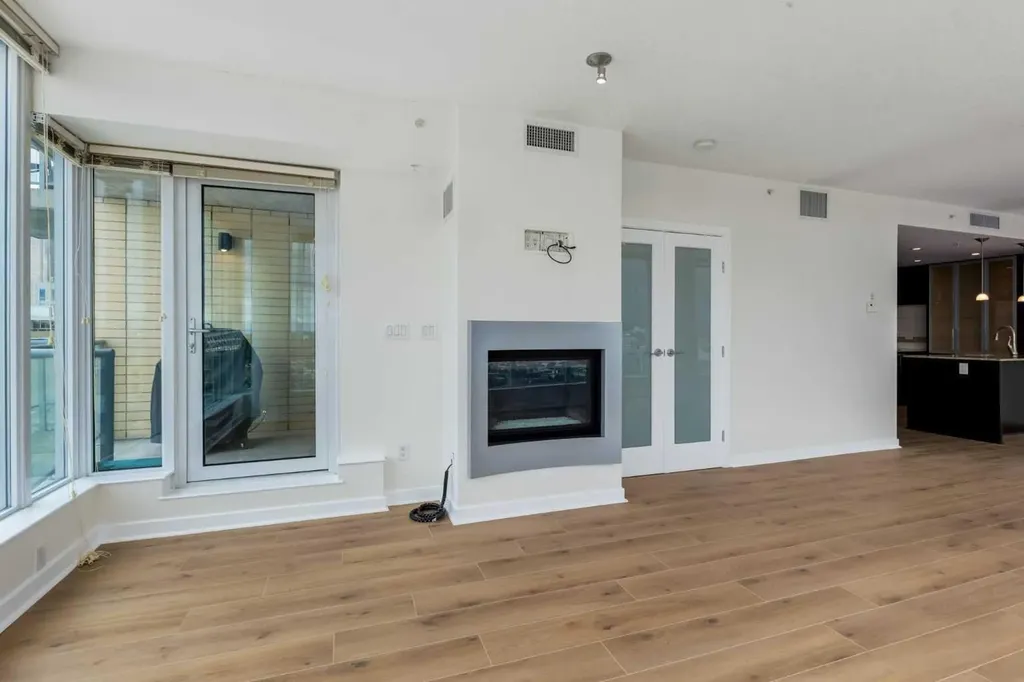 888 4 Avenue SW Calgary AB T2P 0V2