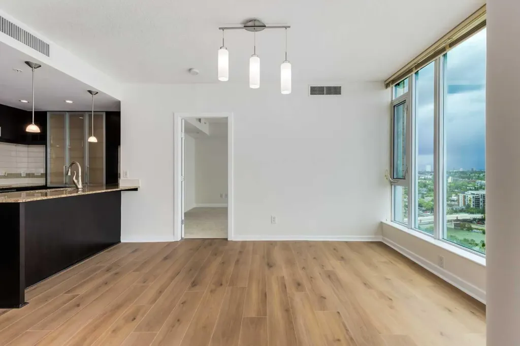 888 4 Avenue SW Calgary AB T2P 0V2
