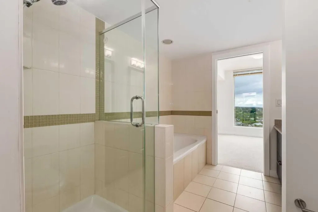 888 4 Avenue SW Calgary AB T2P 0V2