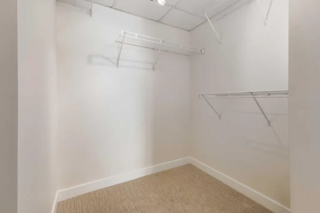 888 4 Avenue SW Calgary AB T2P 0V2