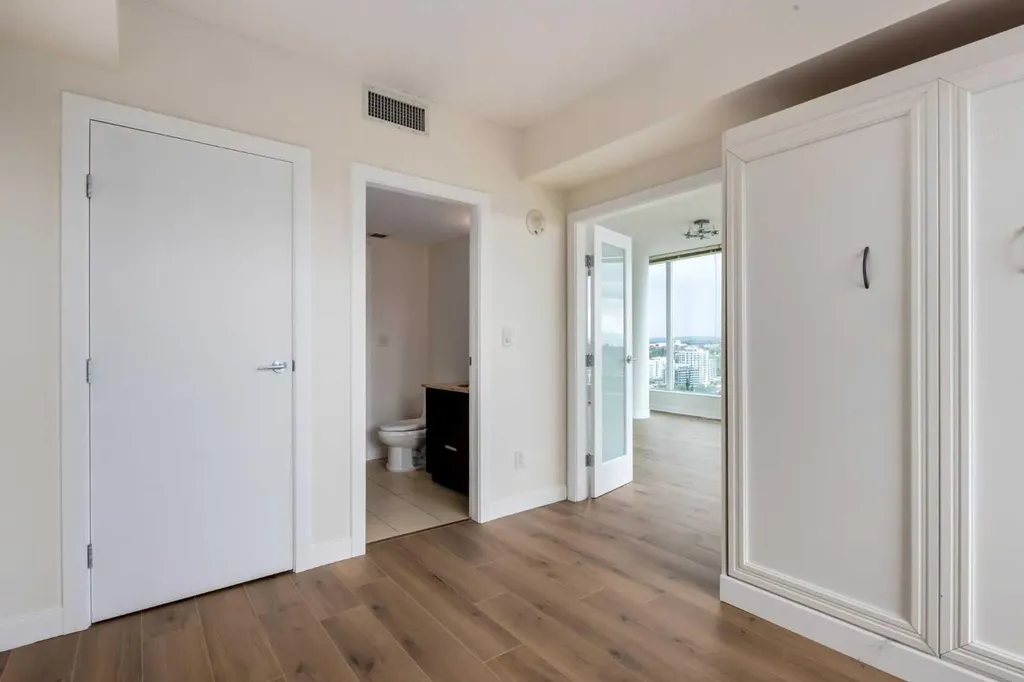 888 4 Avenue SW Calgary AB T2P 0V2