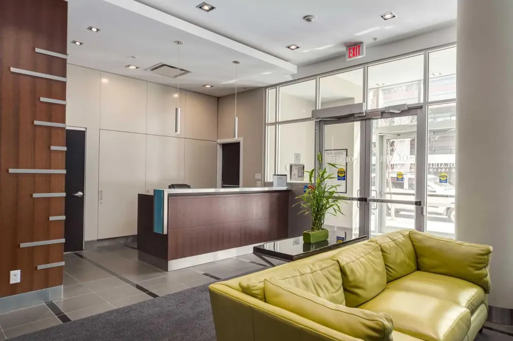 888 4 Avenue SW Calgary AB T2P 0V2