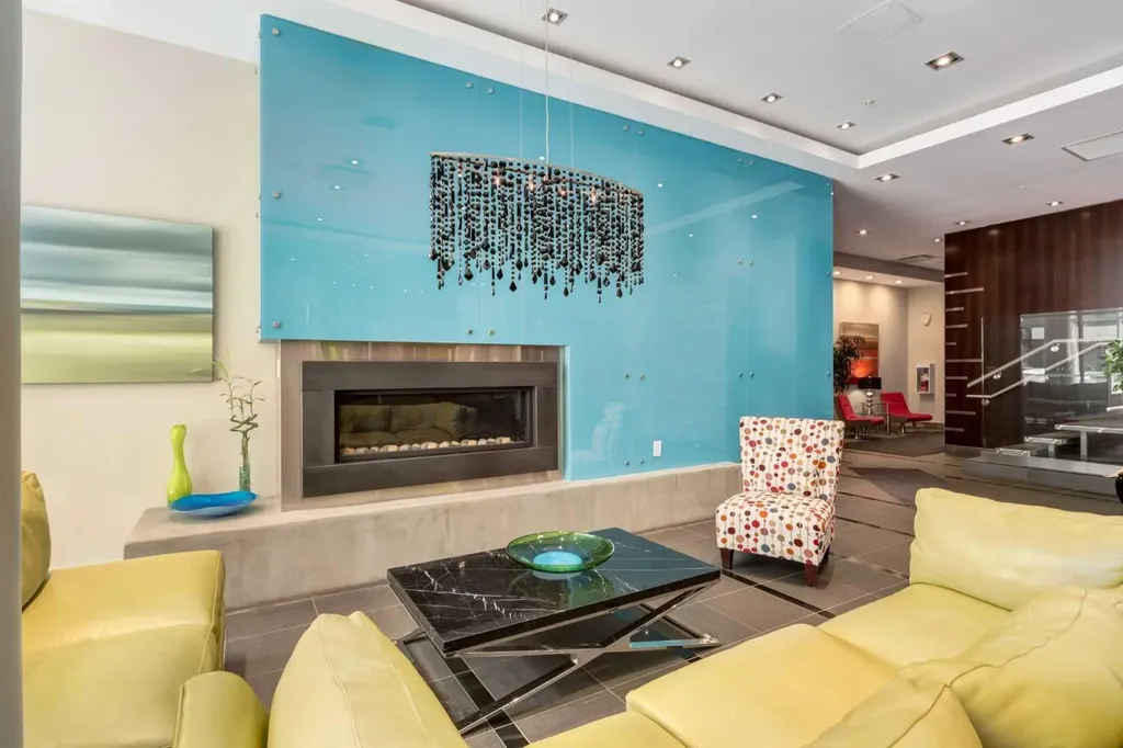 888 4 Avenue SW Calgary AB T2P 0V2