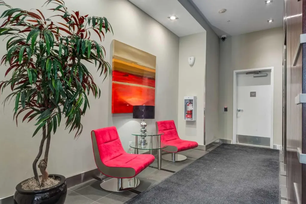 888 4 Avenue SW Calgary AB T2P 0V2
